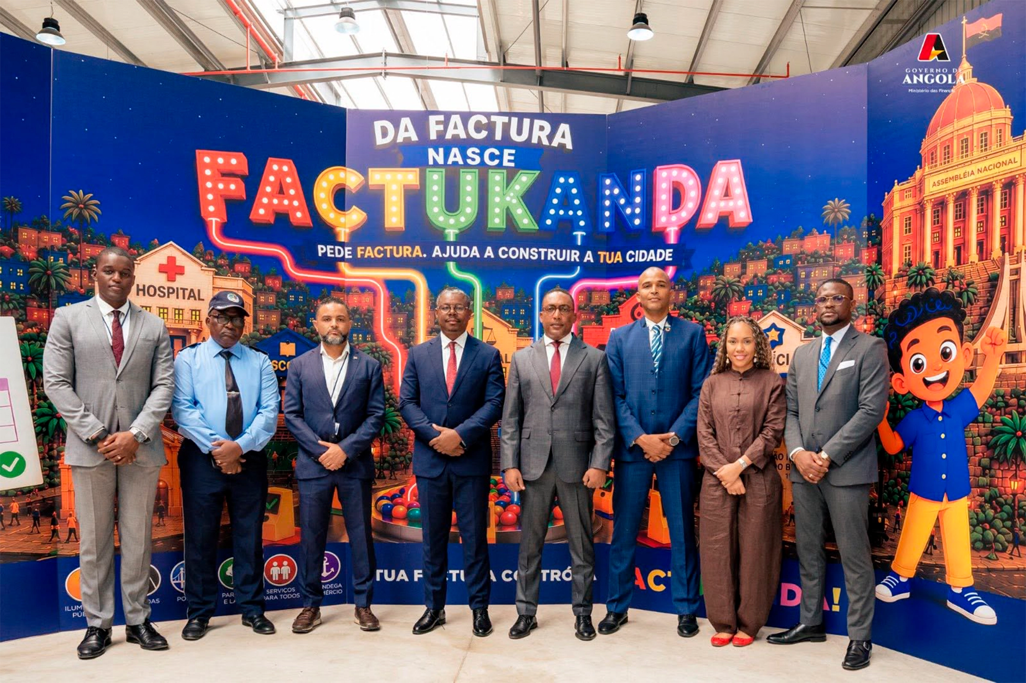 Crianças durante visita guiada